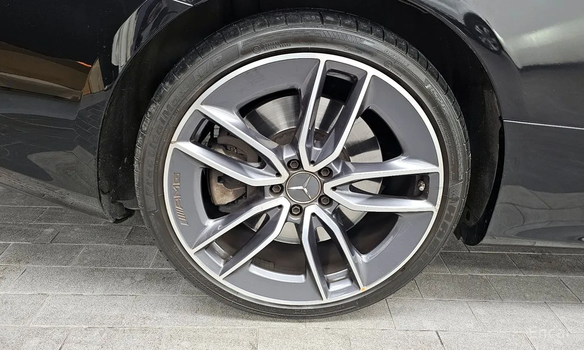 Фото 5 - Mercedes-Benz E-Class