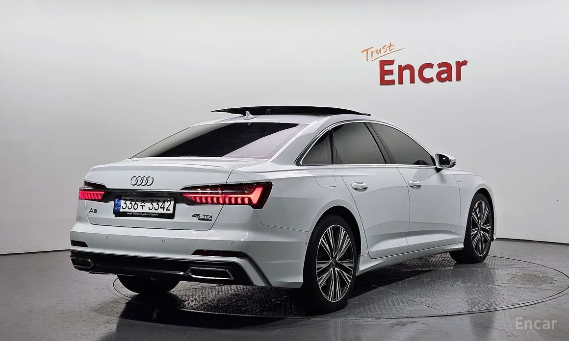 Фото 2 - Audi A6