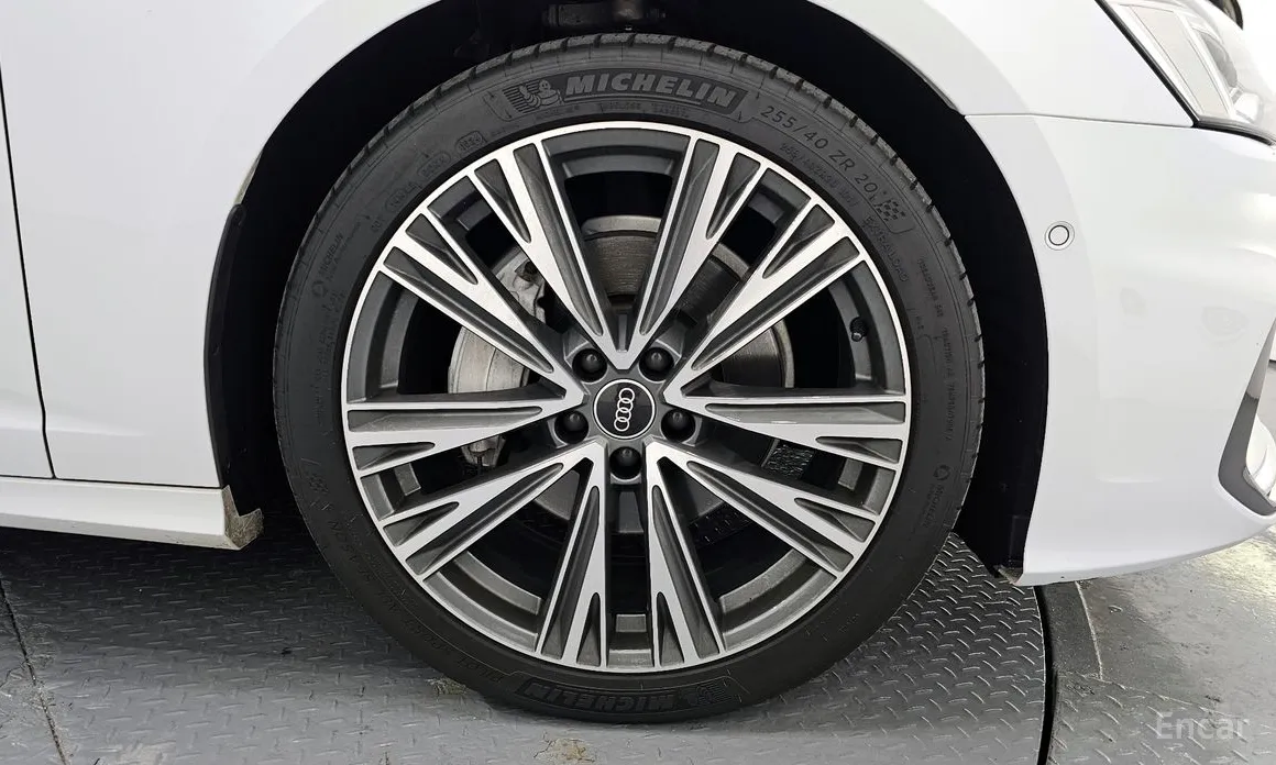 Фото 5 - Audi A6