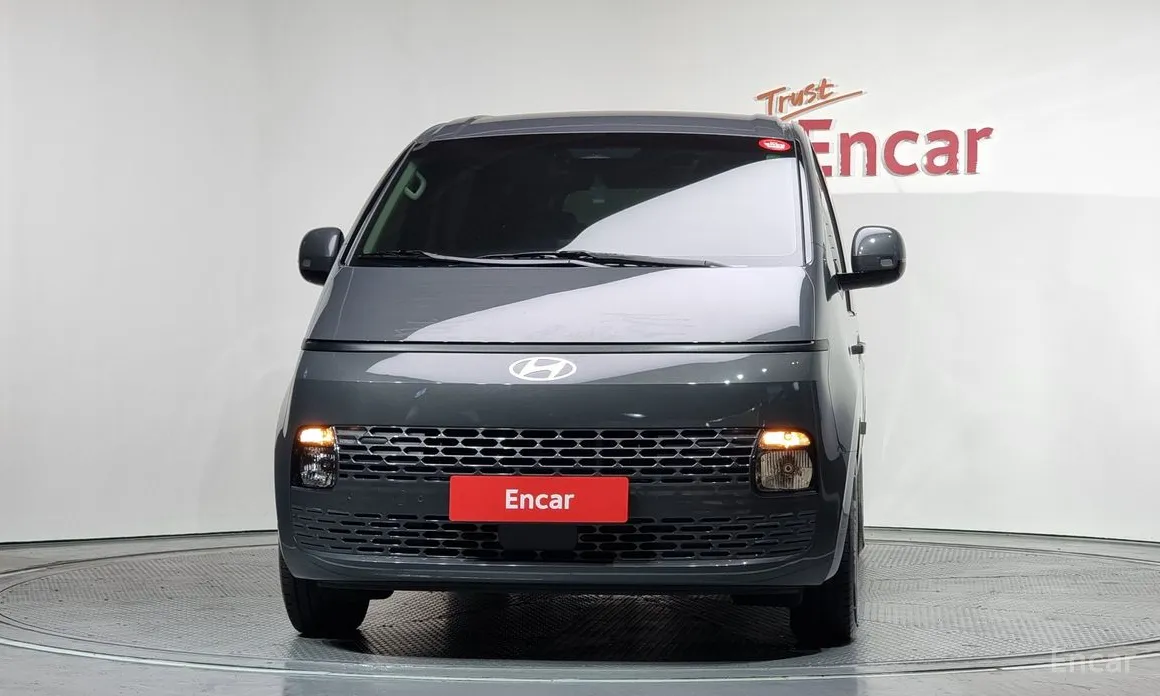 Фото 3 - Hyundai Staria