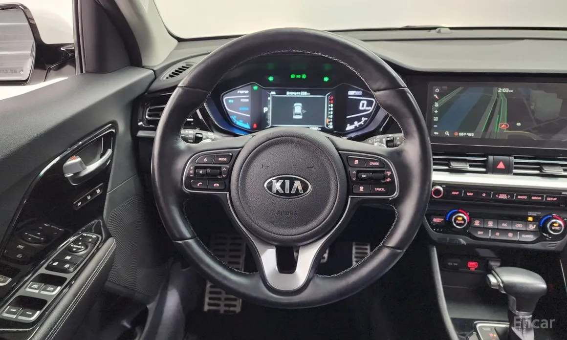 Фото 13 - Kia Niro