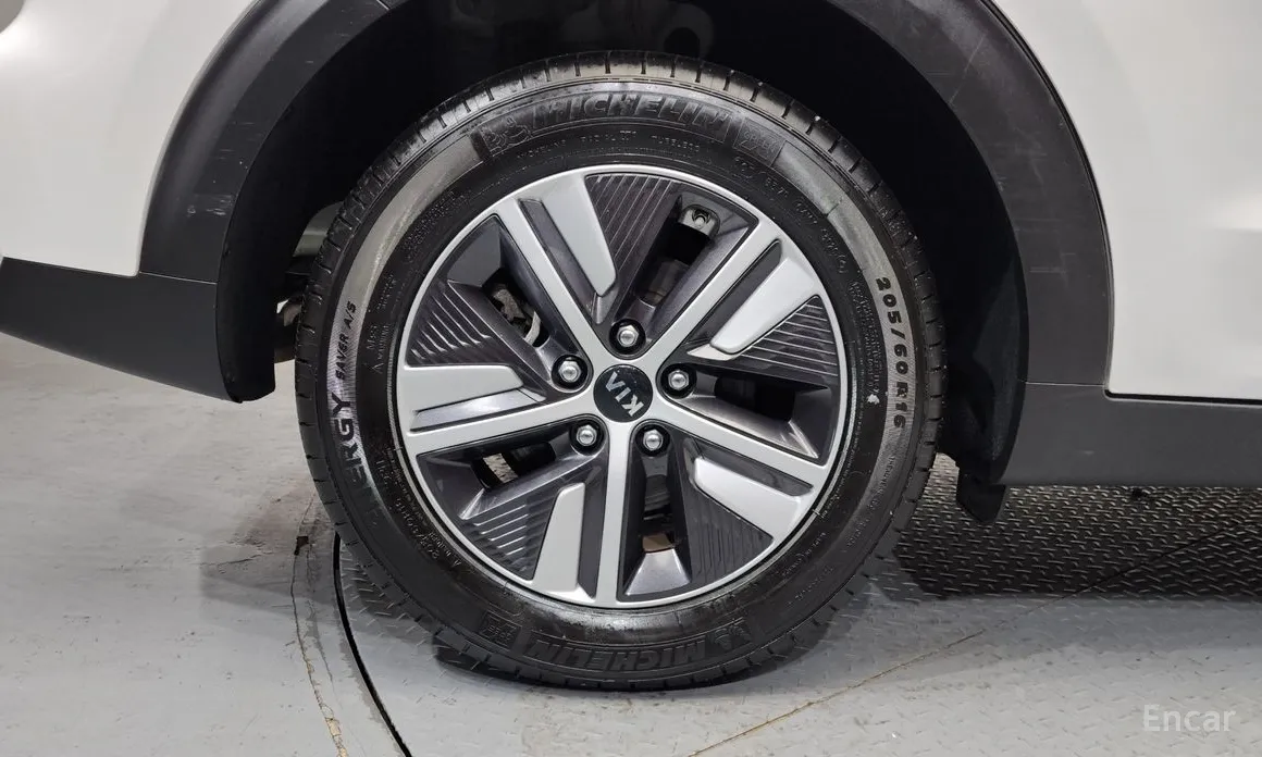 Фото 5 - Kia Niro