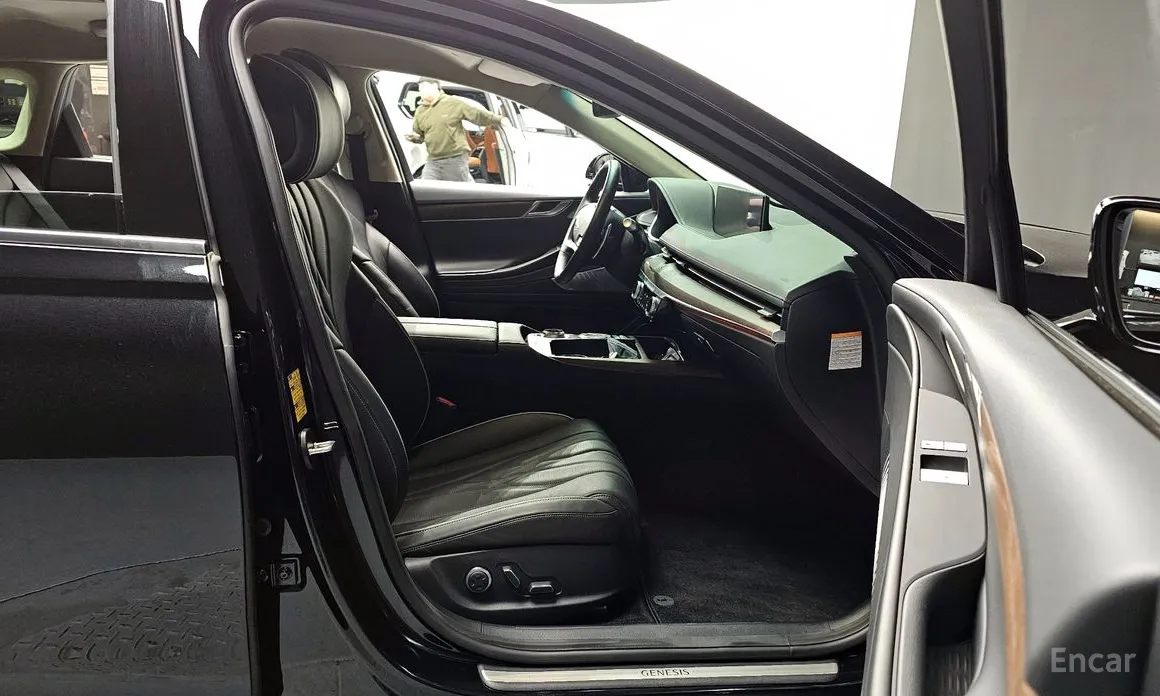 Фото 11 - Genesis G80