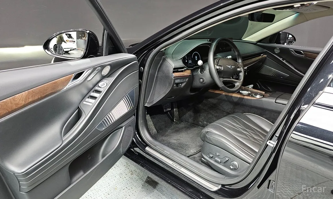 Фото 12 - Genesis G80