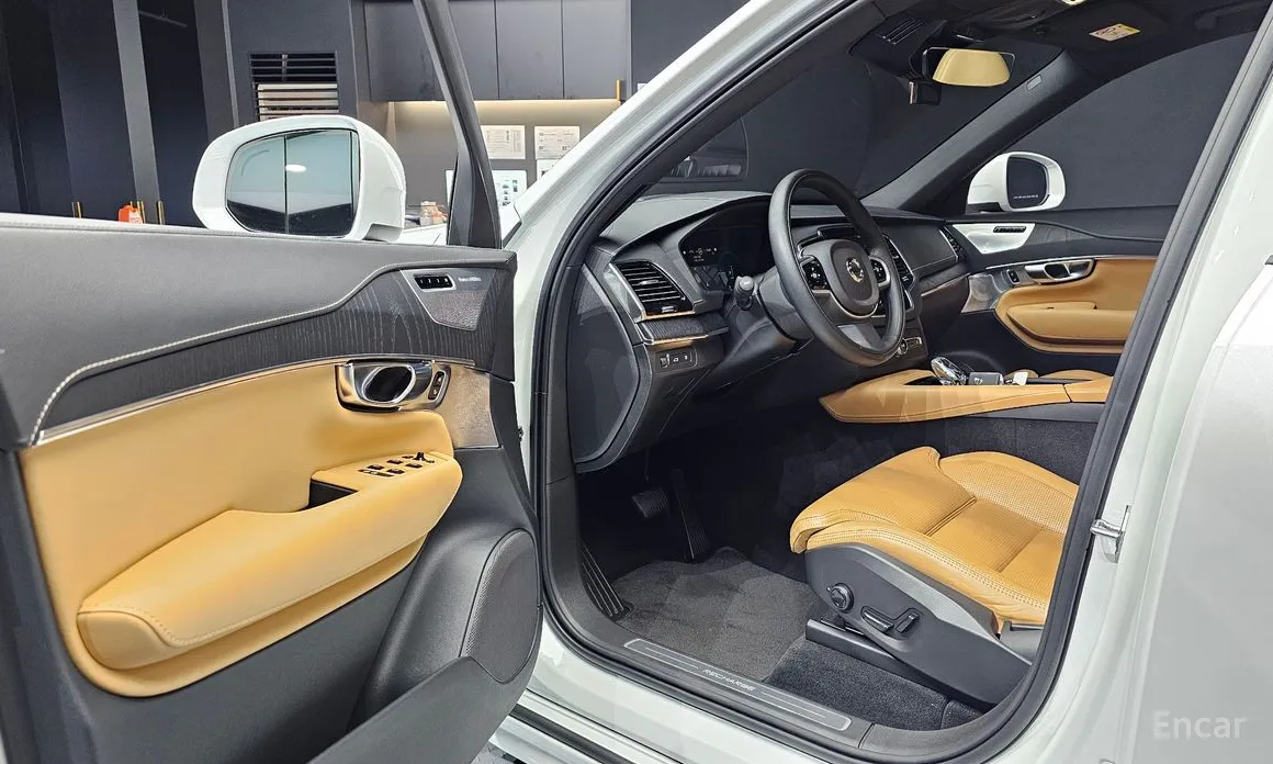 Фото 11 - Volvo XC90