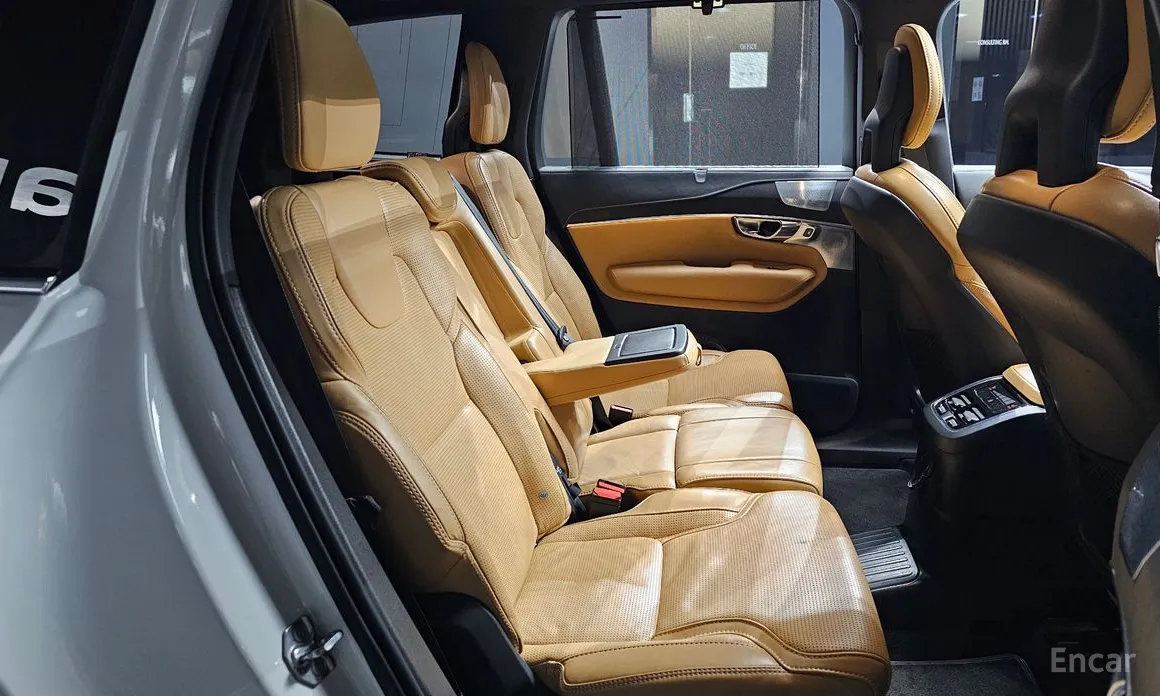 Фото 12 - Volvo XC90