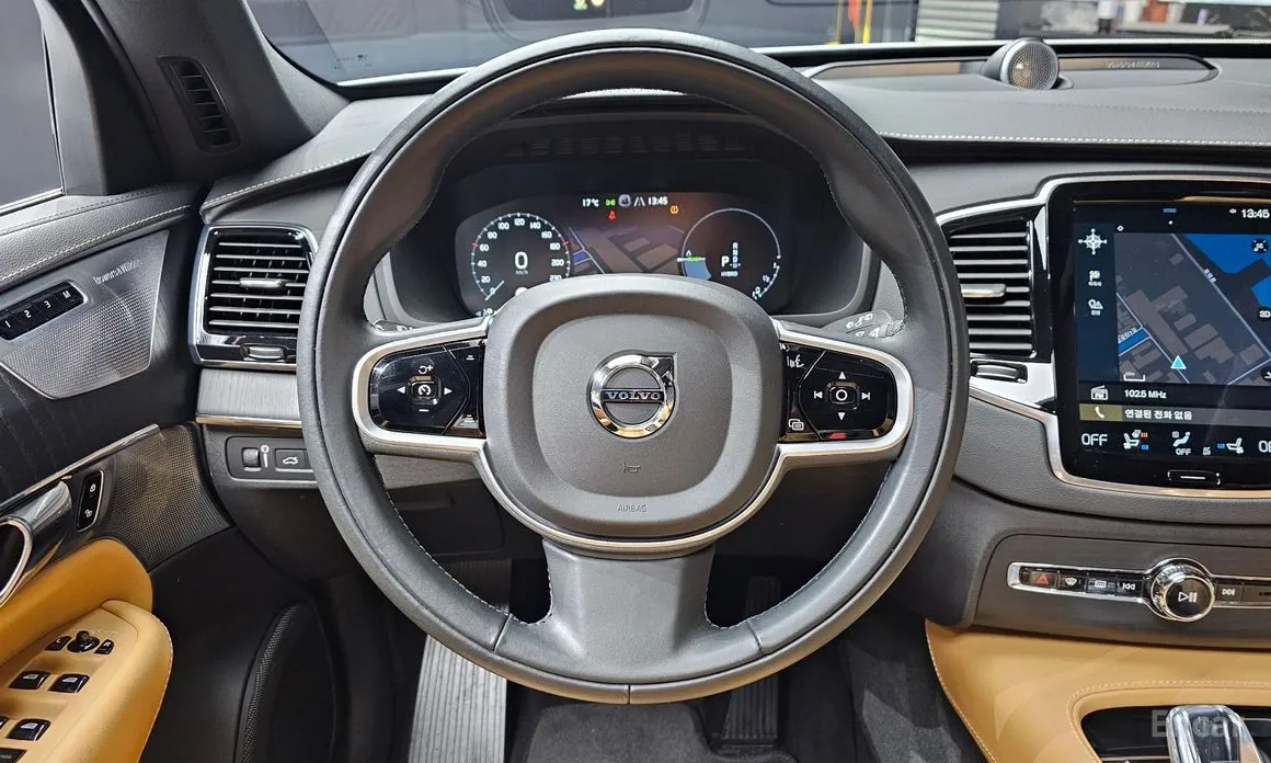 Фото 13 - Volvo XC90