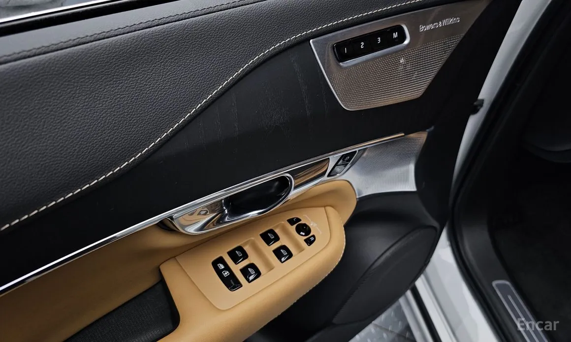 Фото 16 - Volvo XC90