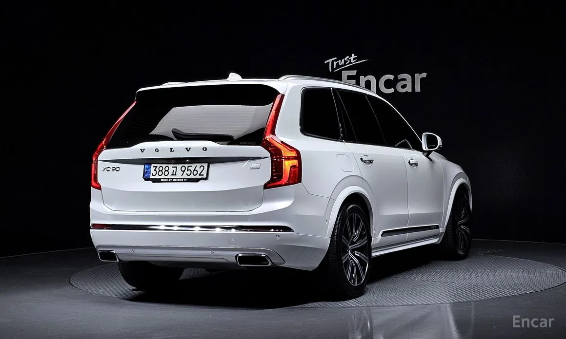Фото 2 - Volvo XC90