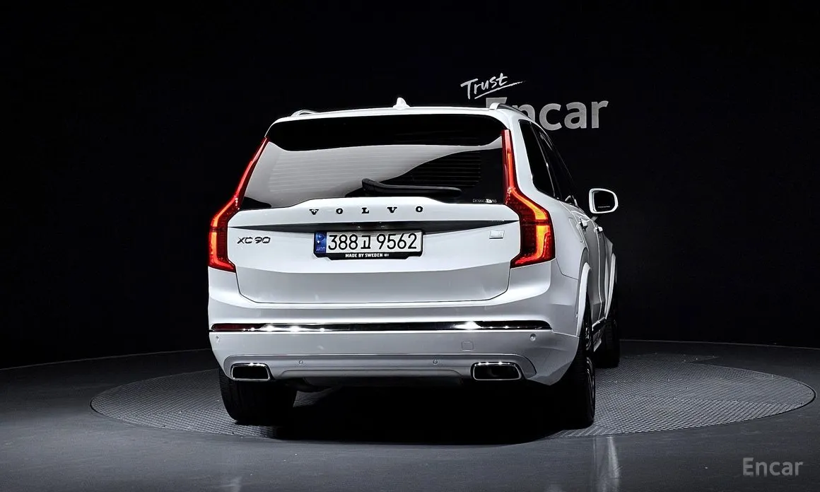 Фото 4 - Volvo XC90