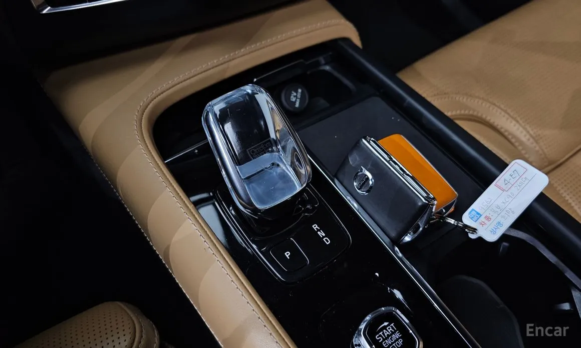 Фото 9 - Volvo XC90