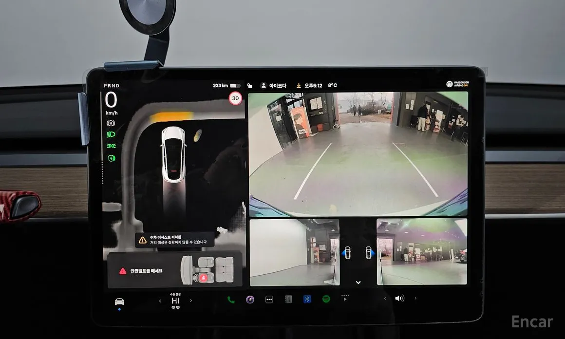 Фото 15 - Tesla Model Y