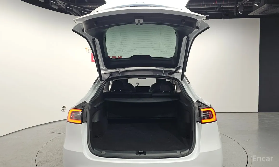 Фото 20 - Tesla Model Y