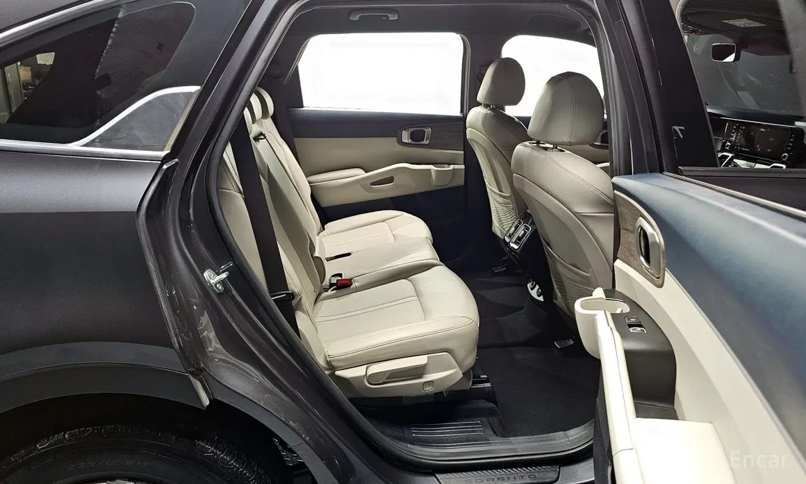 Фото 12 - Kia Sorento