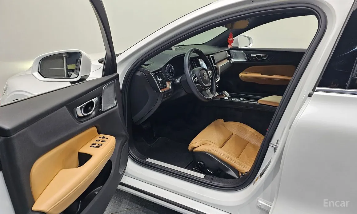 Фото 10 - Volvo S60