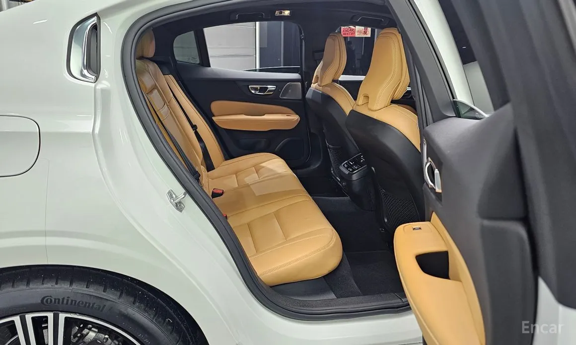 Фото 12 - Volvo S60