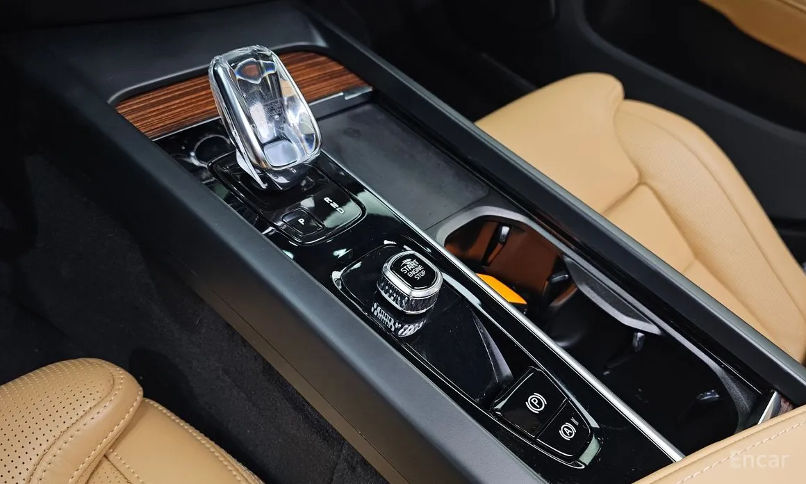 Фото 9 - Volvo S60