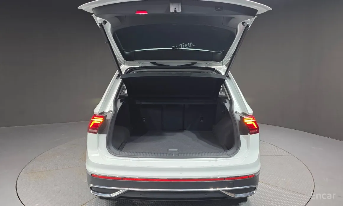 Фото 20 - Volkswagen Tiguan