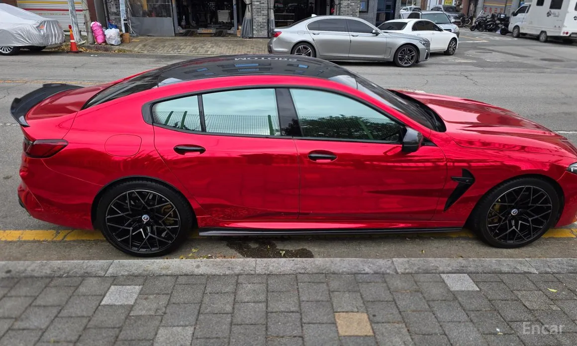 Фото 10 - BMW M8