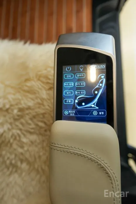 Фото 18 - Mercedes-Benz V-Class