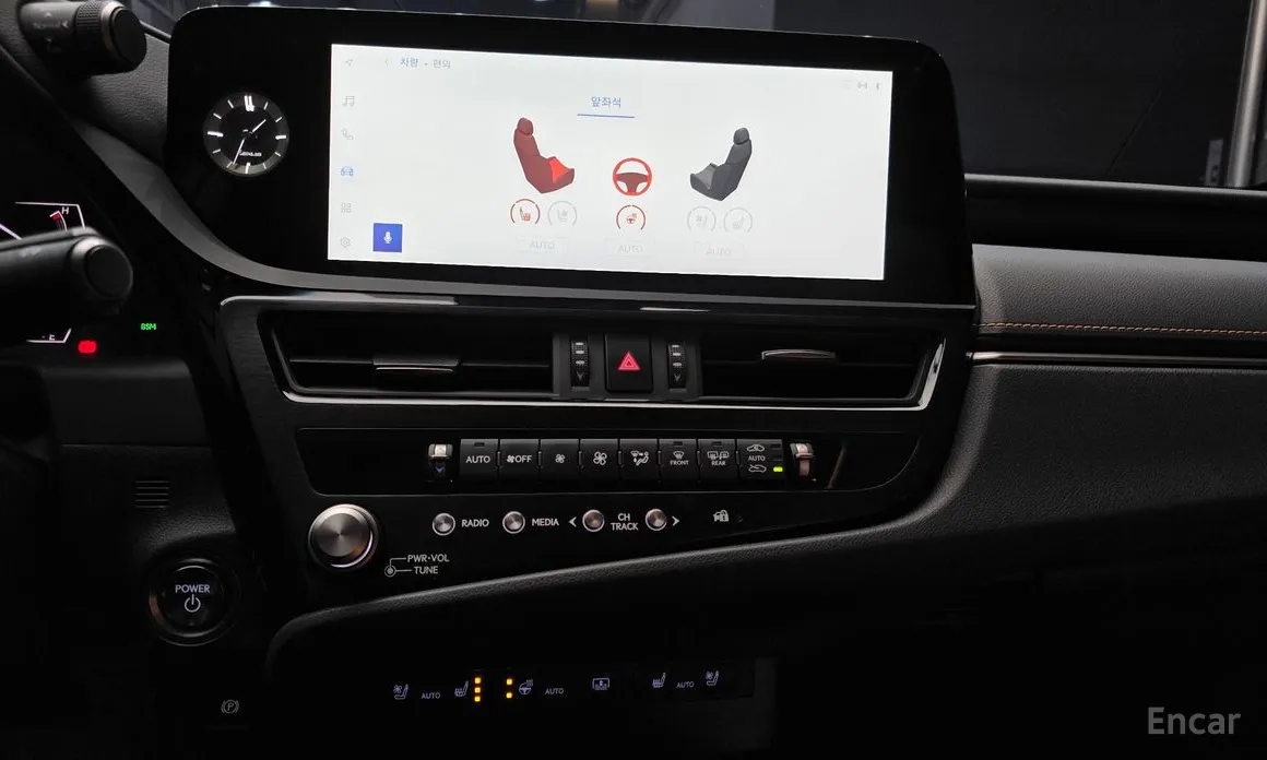 Фото 14 - Lexus ES