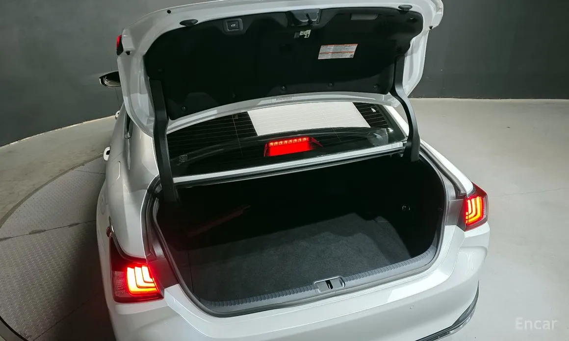 Фото 20 - Lexus ES