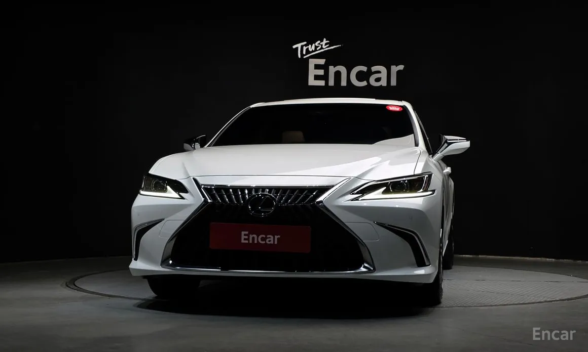 Фото 3 - Lexus ES