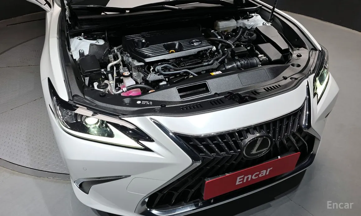 Фото 6 - Lexus ES