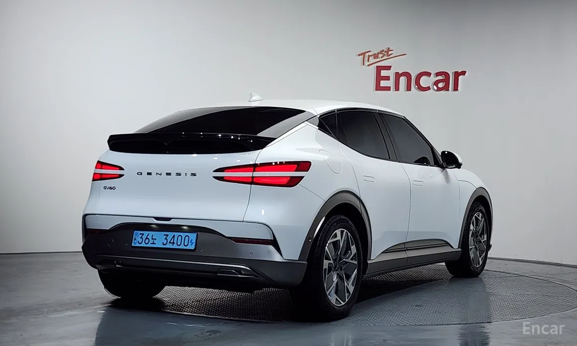 Фото 2 - Genesis GV60