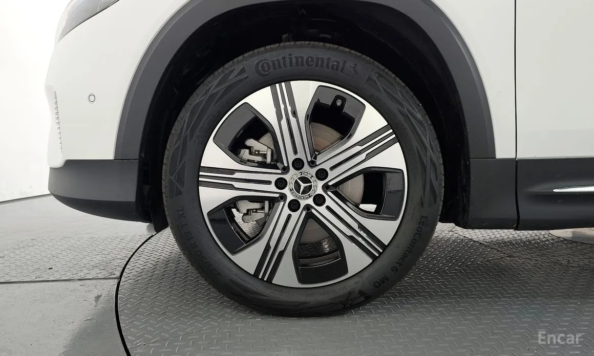 Фото 5 - Mercedes-Benz EQB