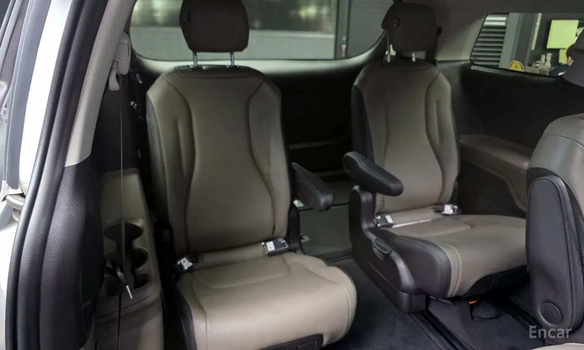 Фото 13 - Kia Carnival