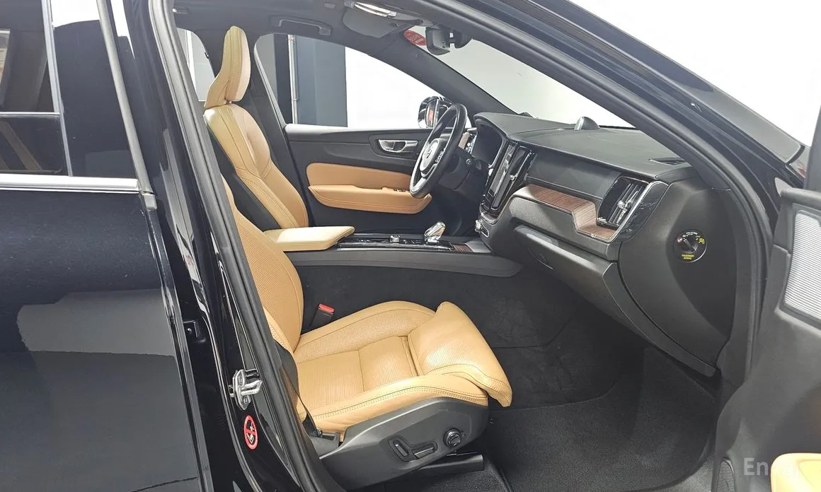 Фото 11 - Volvo XC60