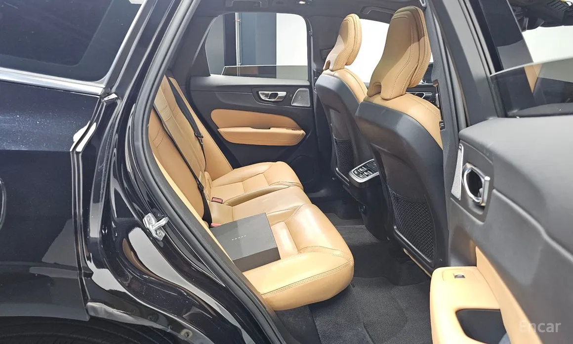 Фото 12 - Volvo XC60