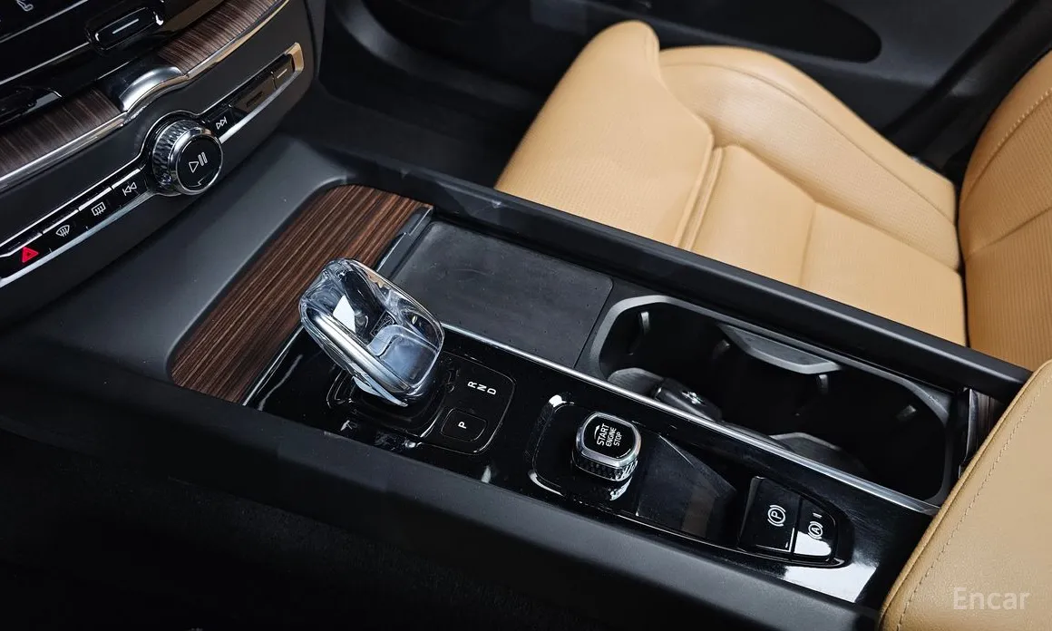 Фото 9 - Volvo XC60