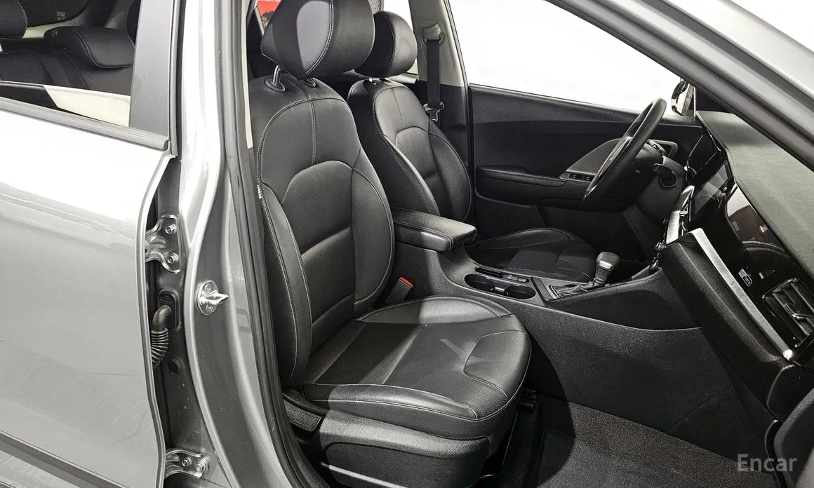 Фото 12 - Kia Niro
