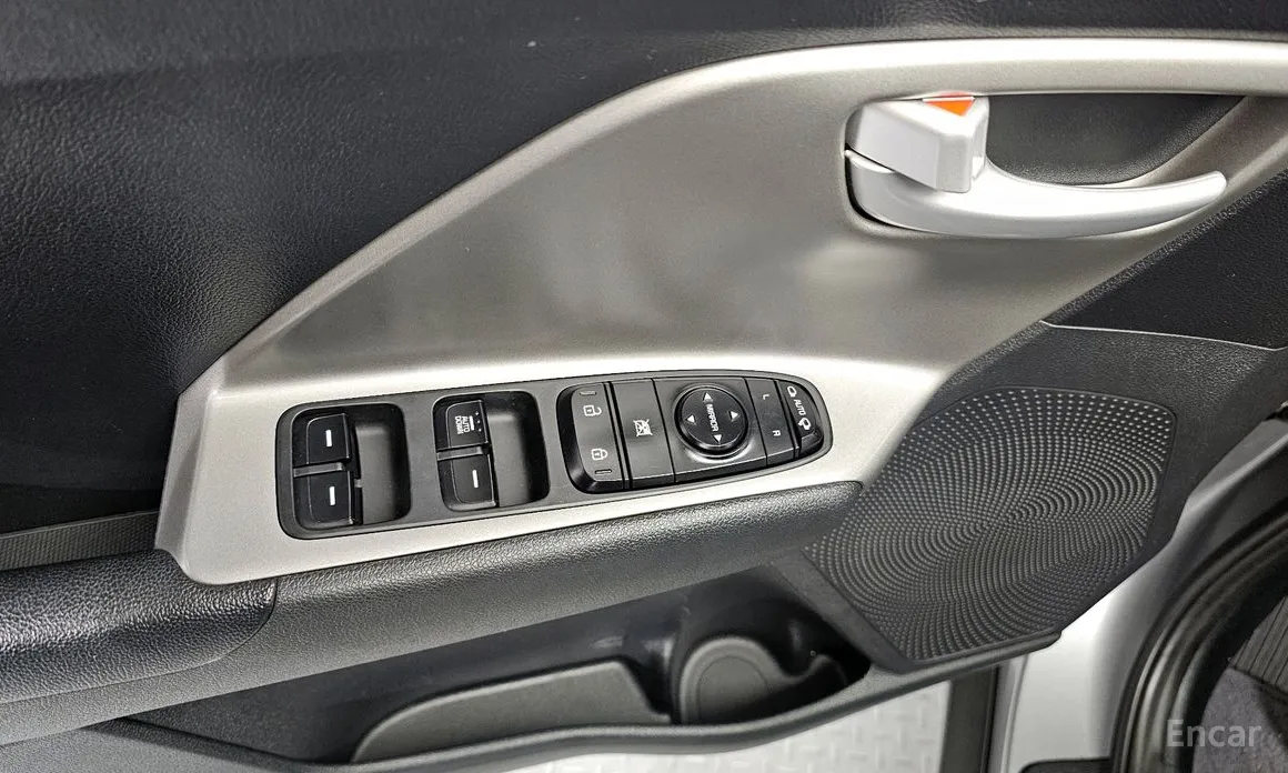 Фото 14 - Kia Niro