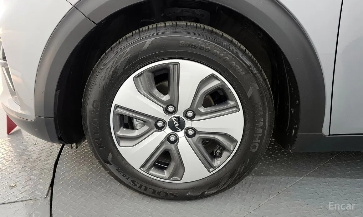 Фото 5 - Kia Niro