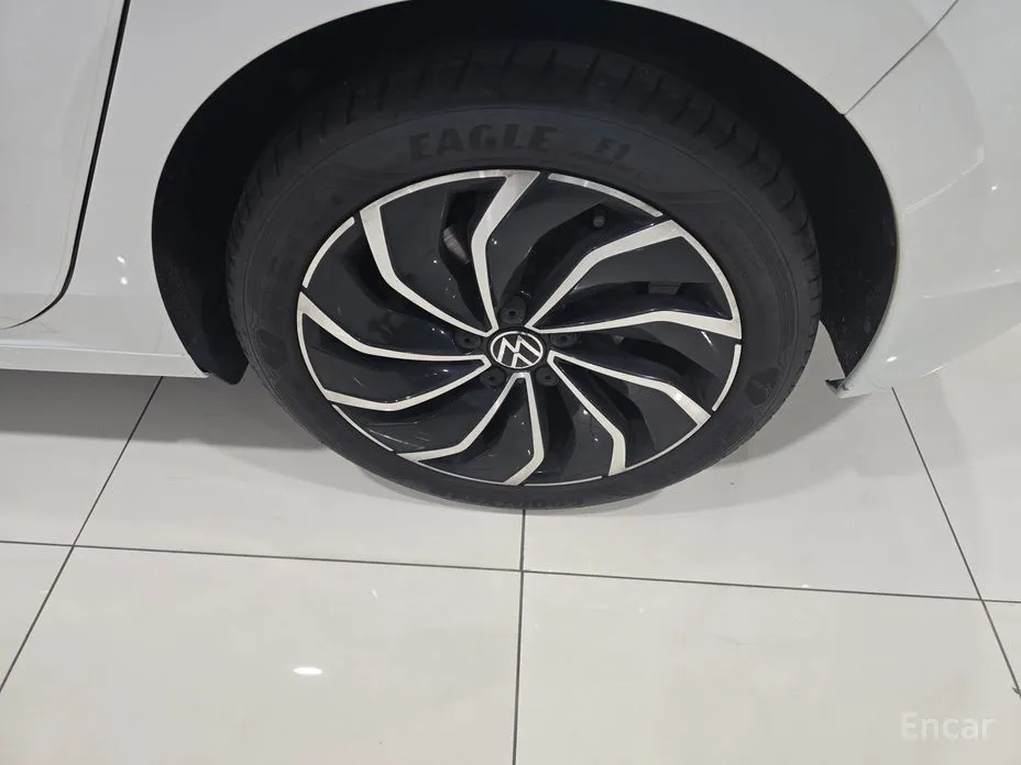 Фото 5 - Volkswagen Golf