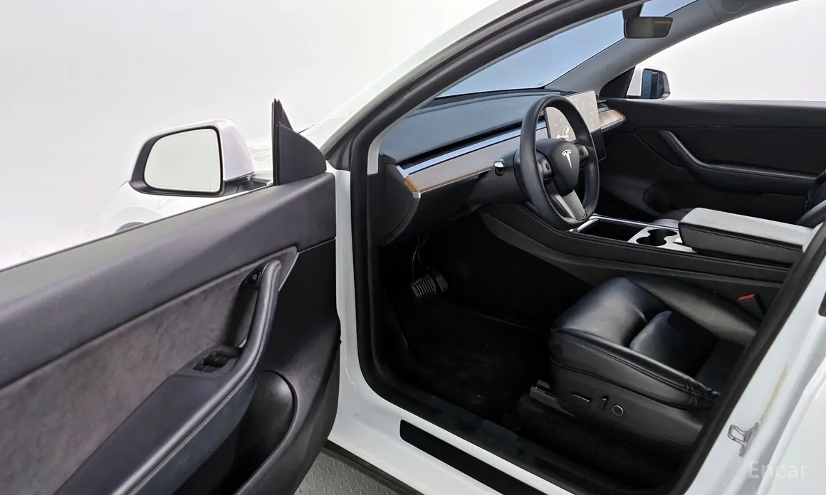 Фото 10 - Tesla Model Y