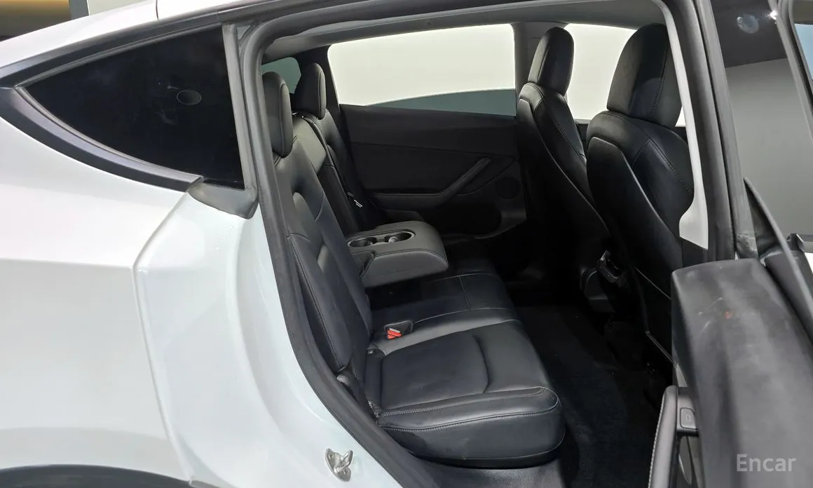 Фото 12 - Tesla Model Y