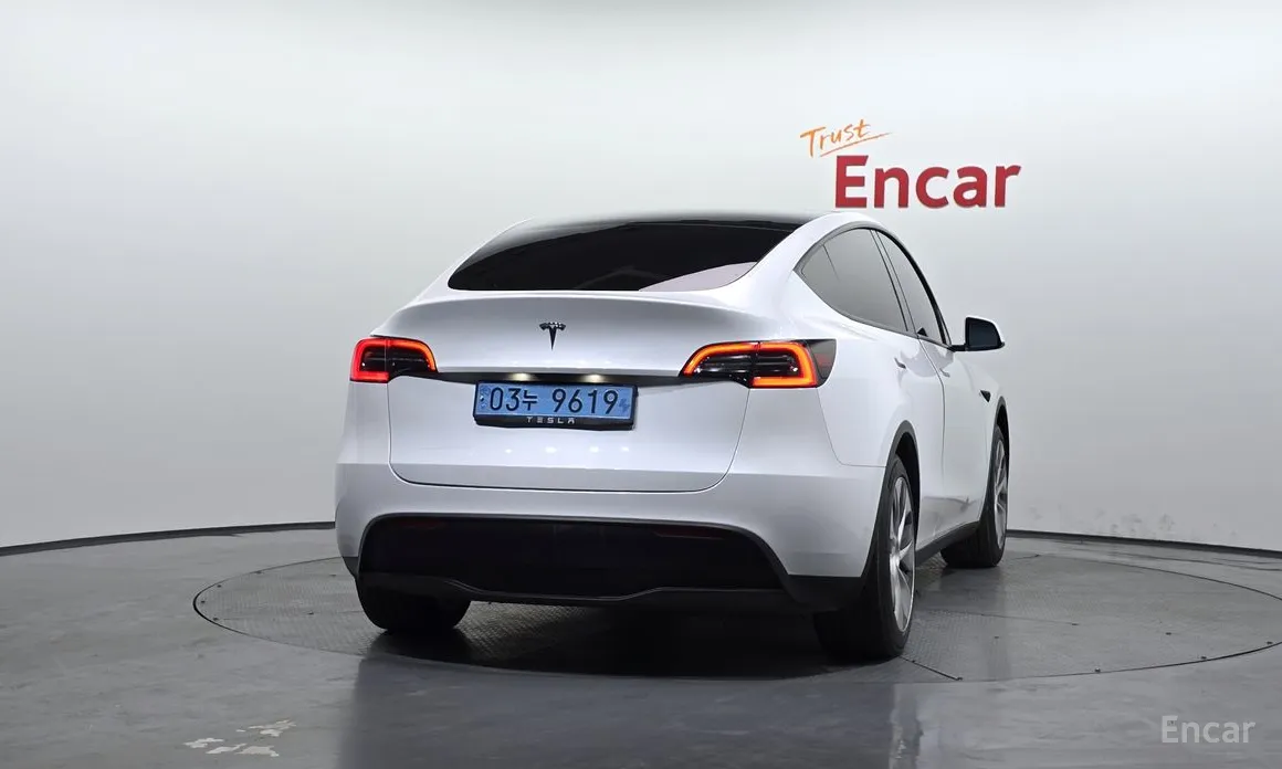 Фото 4 - Tesla Model Y