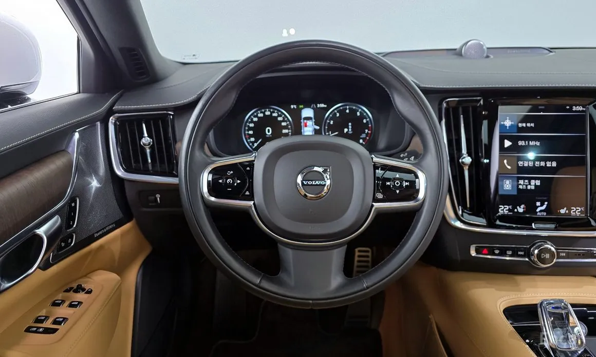 Фото 13 - Volvo S90