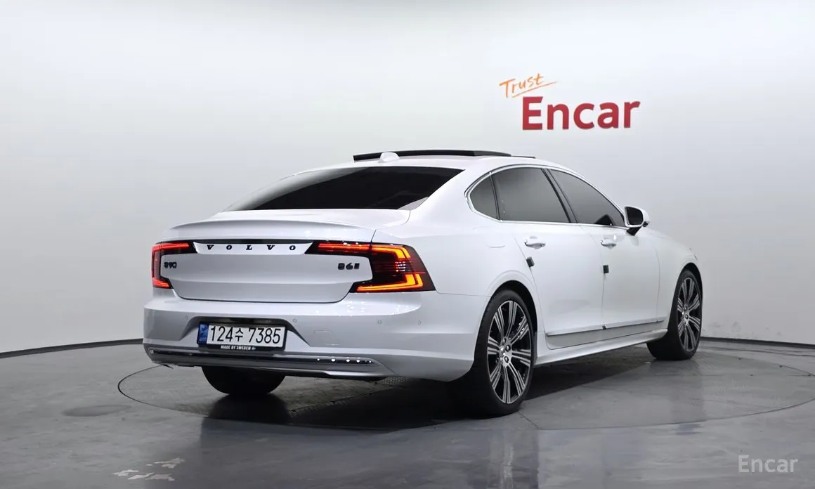 Фото 2 - Volvo S90