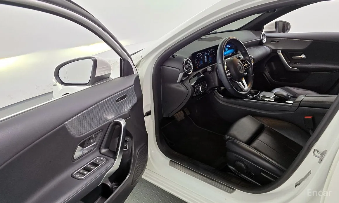 Фото 10 - Mercedes-Benz A-Class