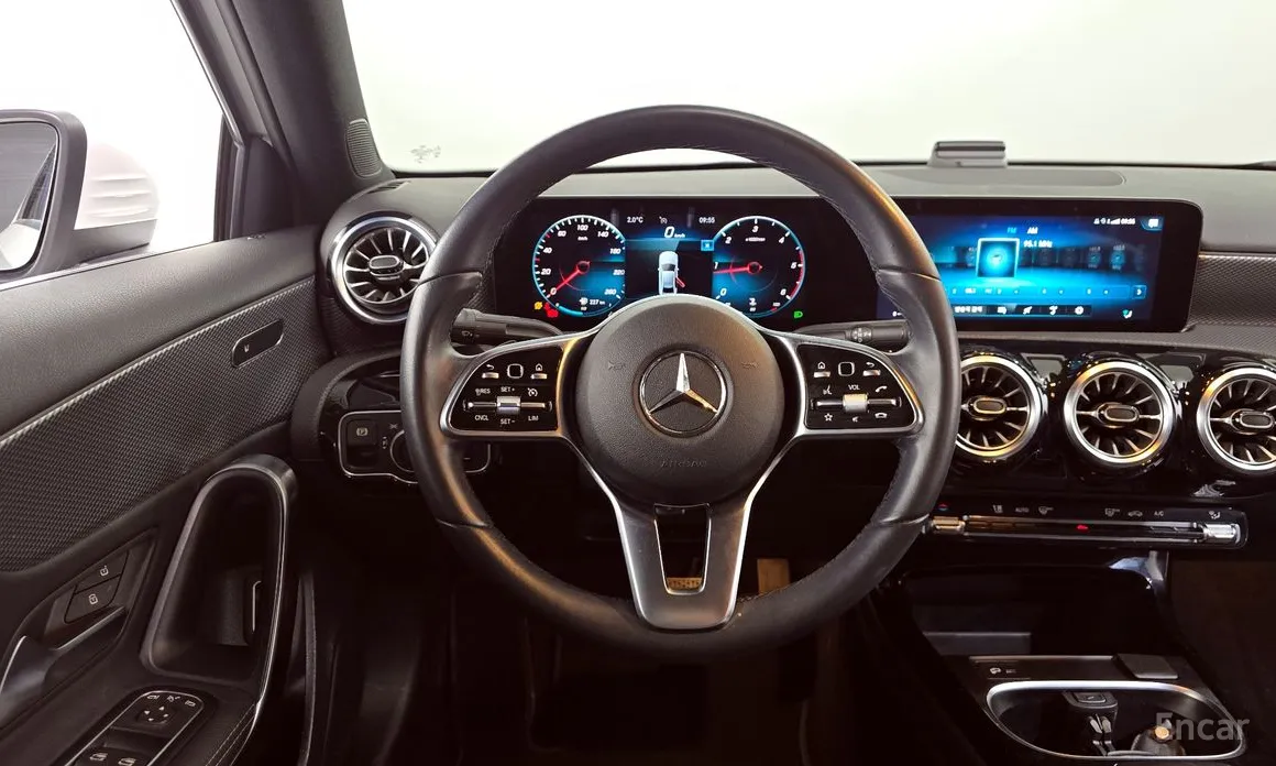 Фото 13 - Mercedes-Benz A-Class