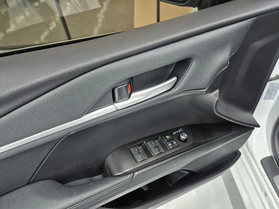 Фото 10 - Toyota Camry