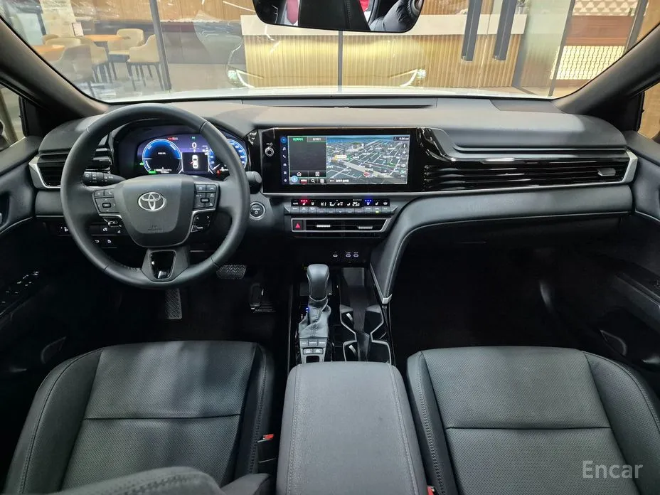 Фото 13 - Toyota Camry