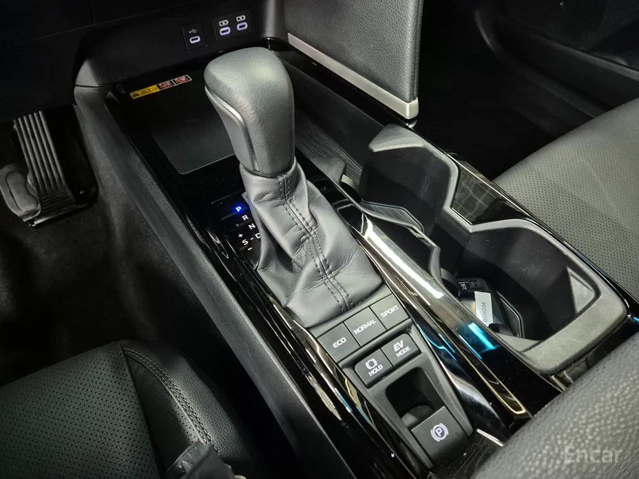 Фото 8 - Toyota Camry