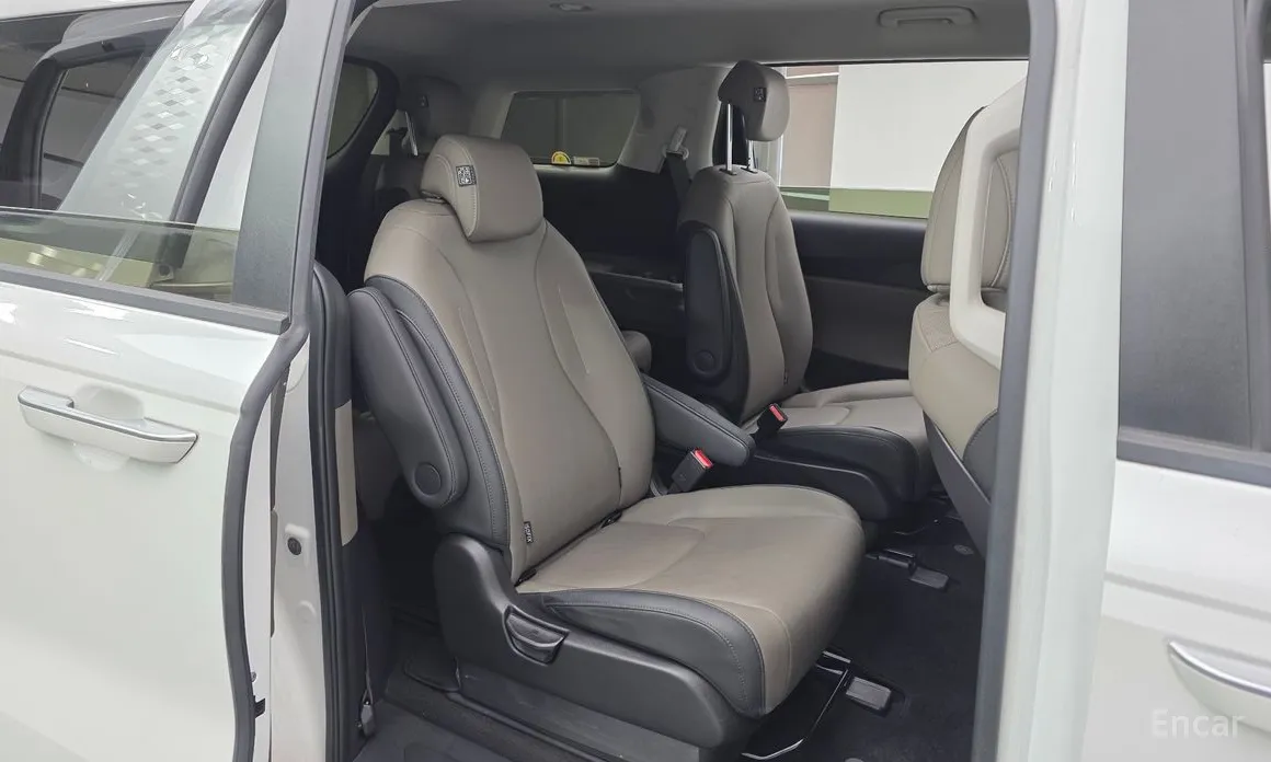 Фото 12 - Kia Carnival