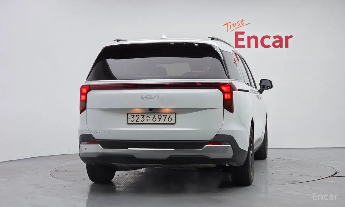 Фото 4 - Kia Carnival
